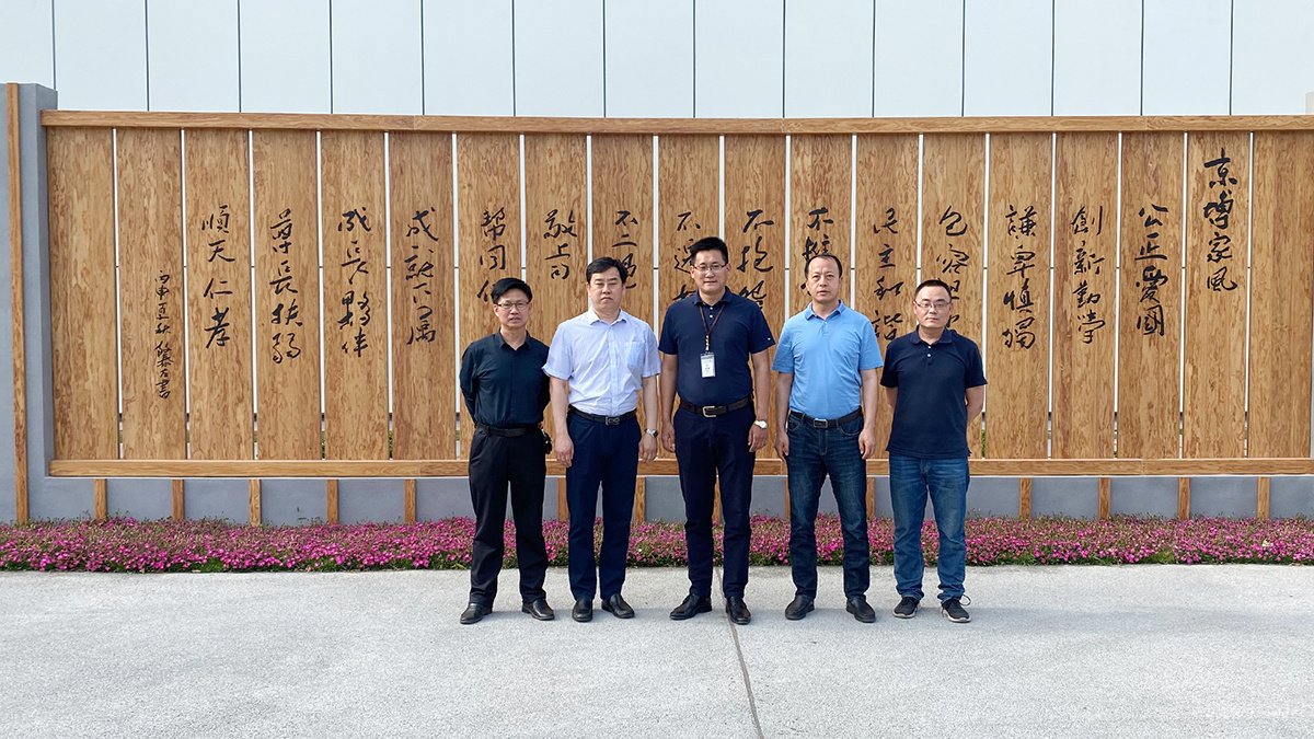 中国木料；；；；すひ敌岬椒眯桥酚槔帜净疾斓餮衉星欧娱乐-高端门窗,户外木制品
