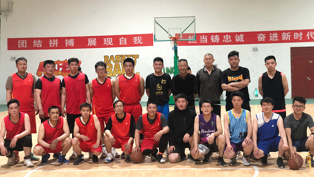 星欧娱乐装备VS星欧娱乐木基篮球友谊赛圆满举行_星欧娱乐-高端门窗,户外木制品