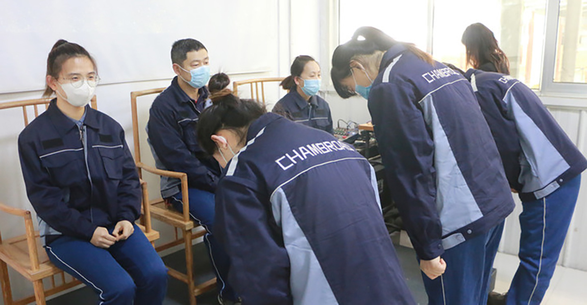 一声师父，，一份责任！——星欧娱乐木基举行首届师带徒拜师仪式_星欧娱乐-高端门窗,户外木制品