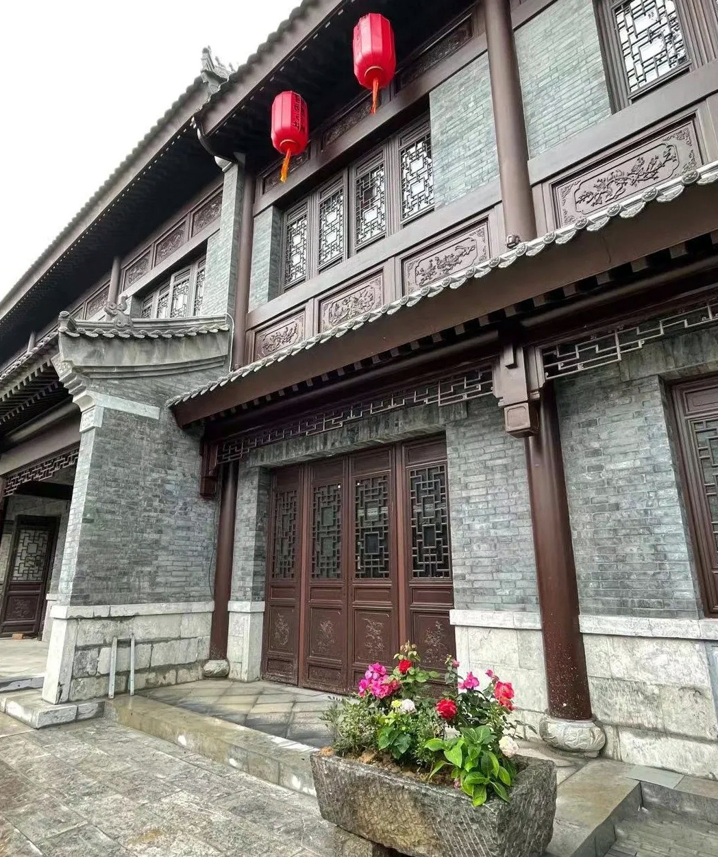 星欧娱乐木基中式仿古节能门窗为莒国古城添彩_星欧娱乐-高端门窗,户外木制品