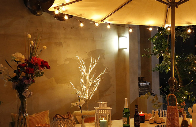 Festive advertising decorative lights to create a distinctive night scene of city buildings