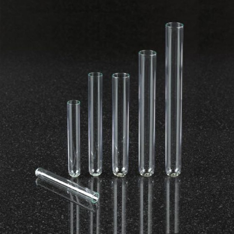 Borosilicate Glass Test Tubes in Laboratory Borosilicate Glass Test Tubes in Laboratory