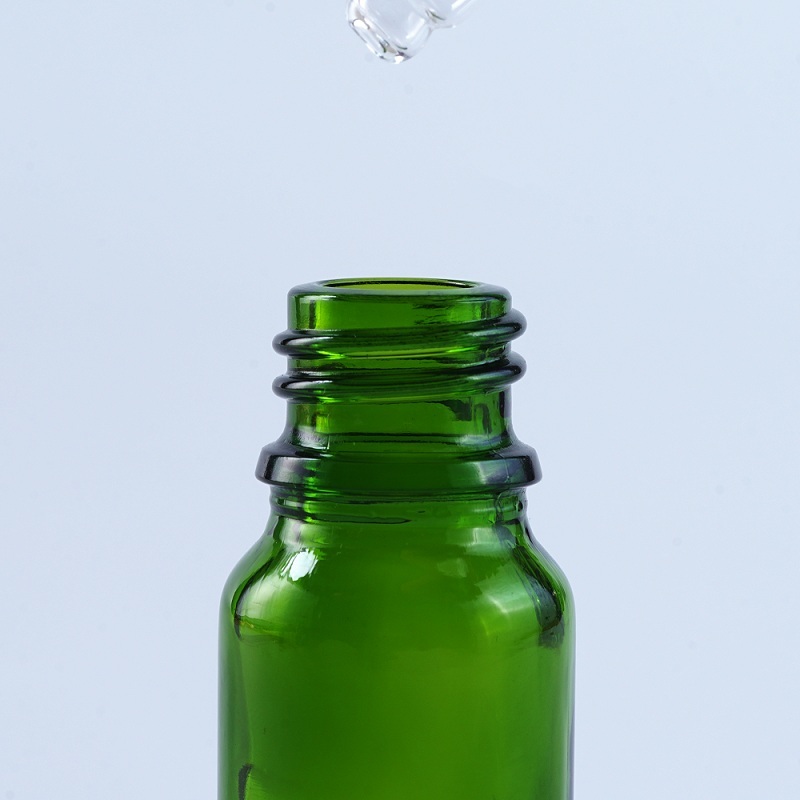 30ml green essential oil glass bottle with glass dropper 30ml green essential oil glass bottle with glass dropper