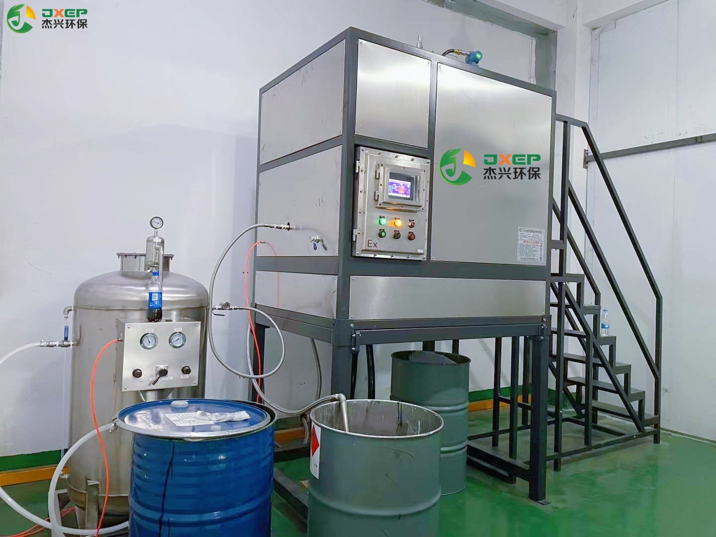 Color-coated steel plate industry -- mixture of waste solvents and paint Color-coated steel plate industry -- mixture of waste solvents and paint