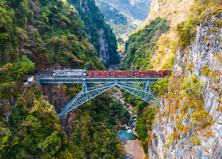 Yunnan-Vietnam Herringbone Bridge Railway Yunnan-Vietnam Herringbone Bridge Railway