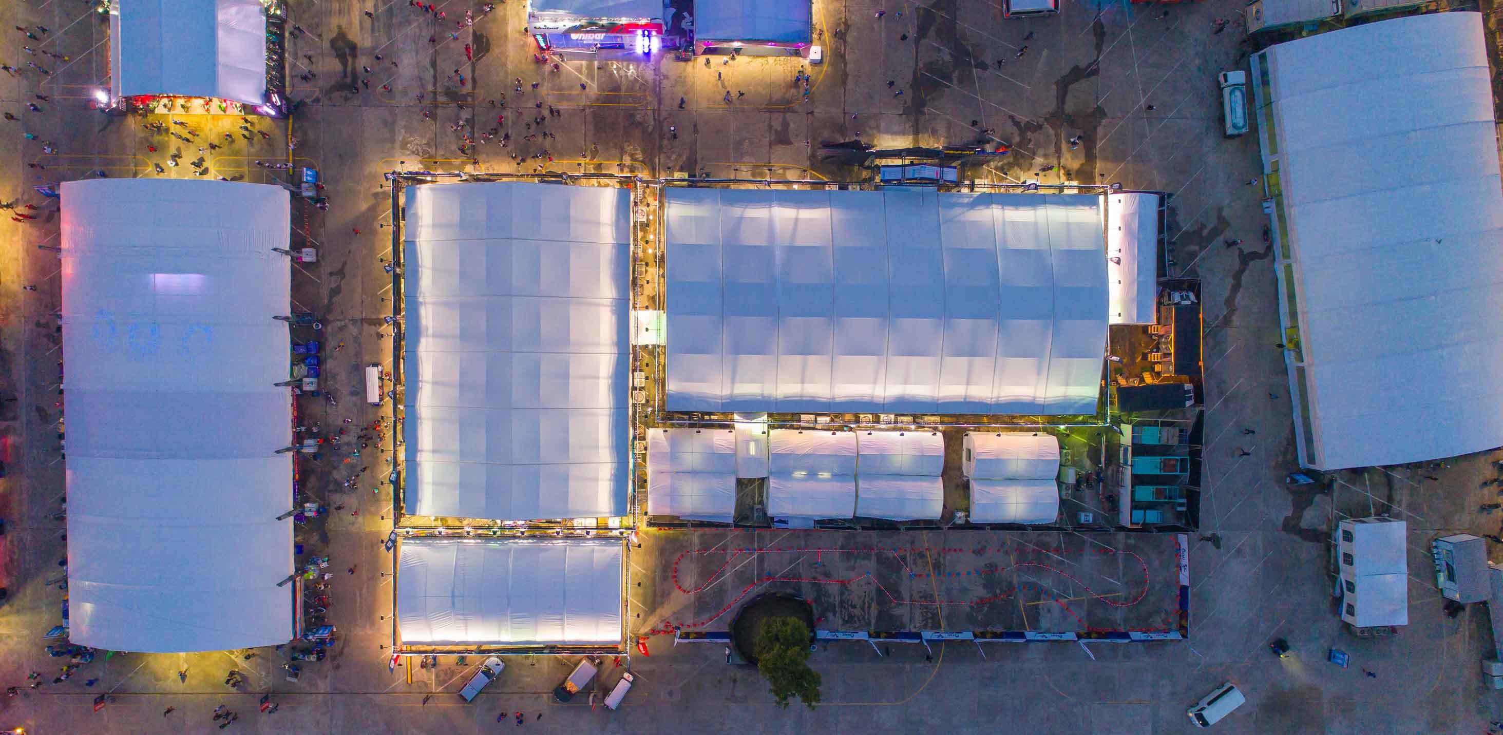 Carpa de estructura curva