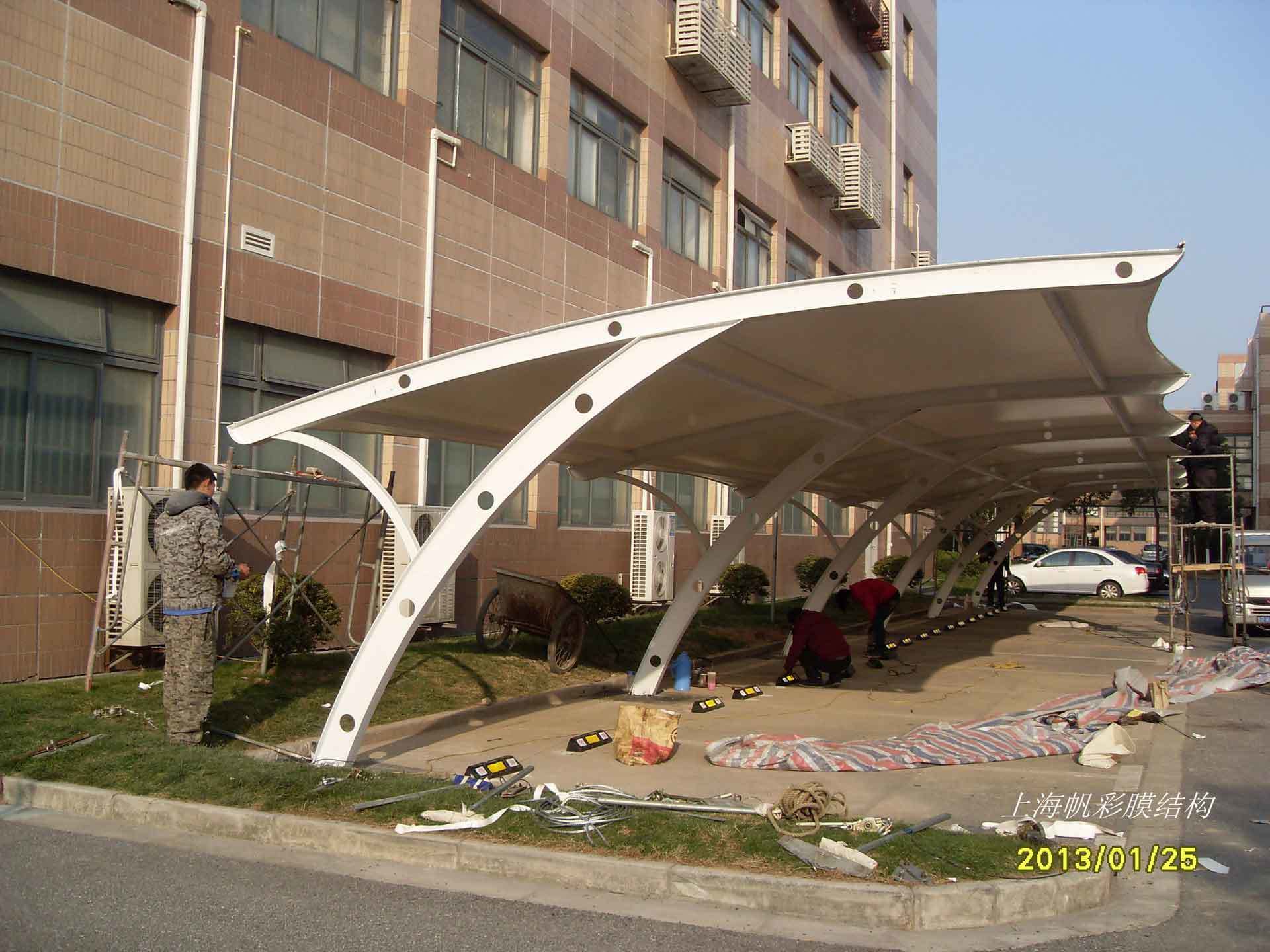 Cobertizo de estacionamiento Cobertizo de estacionamiento