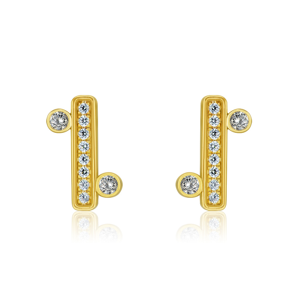 18K gold earrings are fashionable and exaggerated