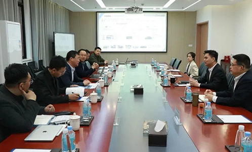 巡鹰聚焦｜北汽蓝谷能源党委副书记关呈军一行莅临巡鹰集团考察交流