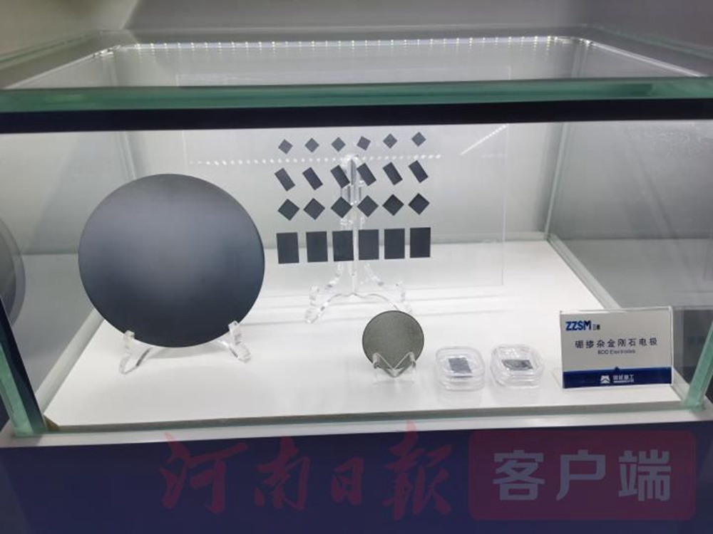 1-21062G03R5925.jpg